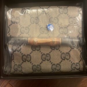 Gucci Beige and Brown Patterned wallet with bamboo new